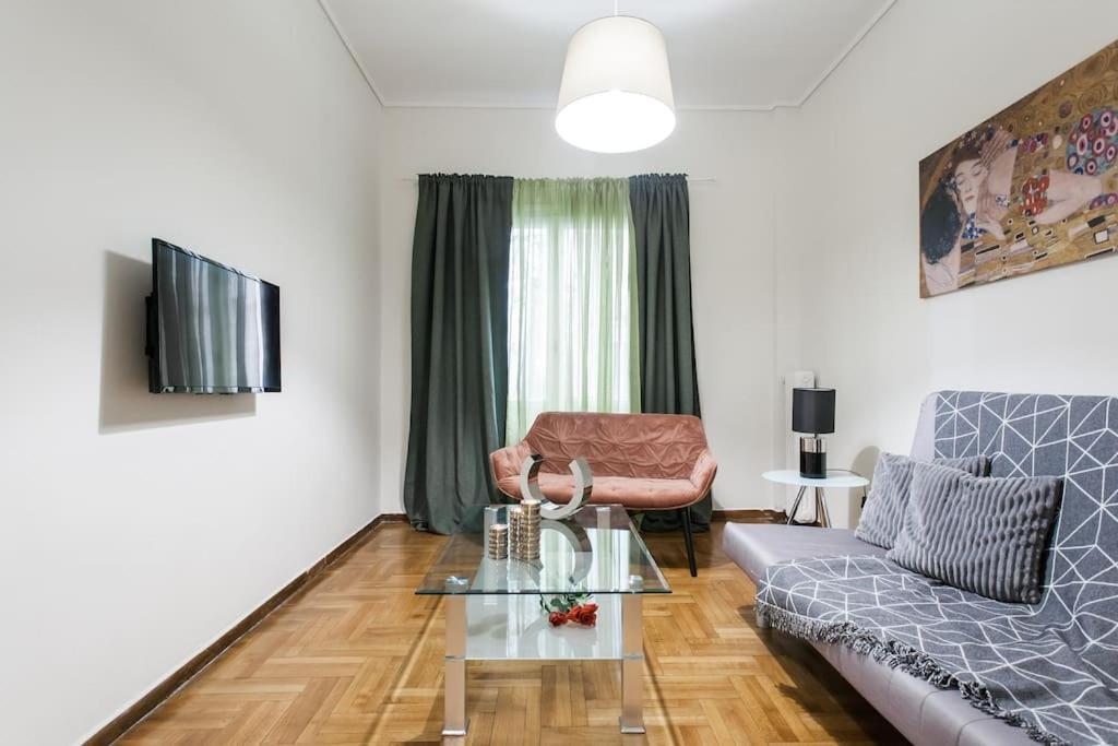 Downtown Athens-plaka Skoufou Apt/vaccinatedhost Apartment Athens